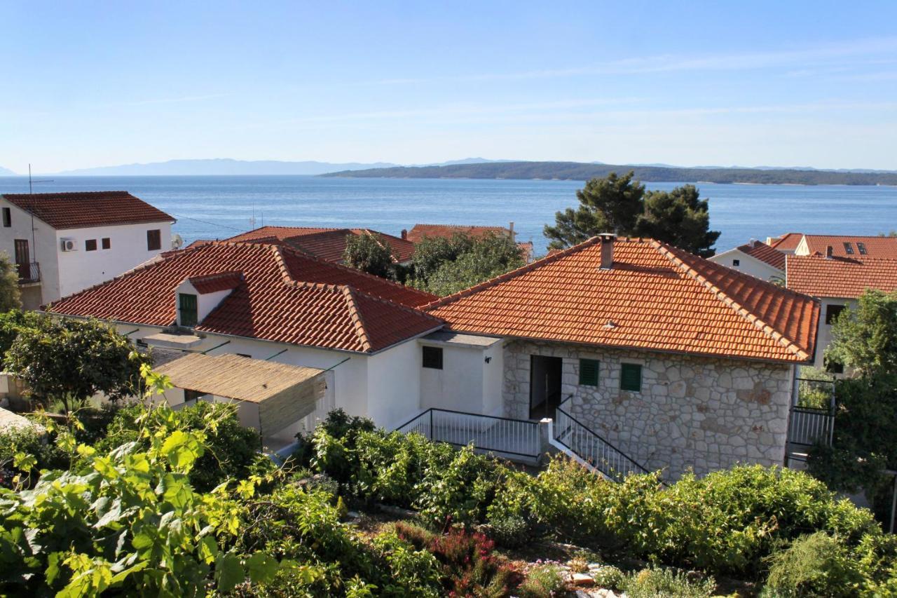 Apartments And Rooms With Parking Space Zavala, Hvar - 128 Jelsa  Εξωτερικό φωτογραφία