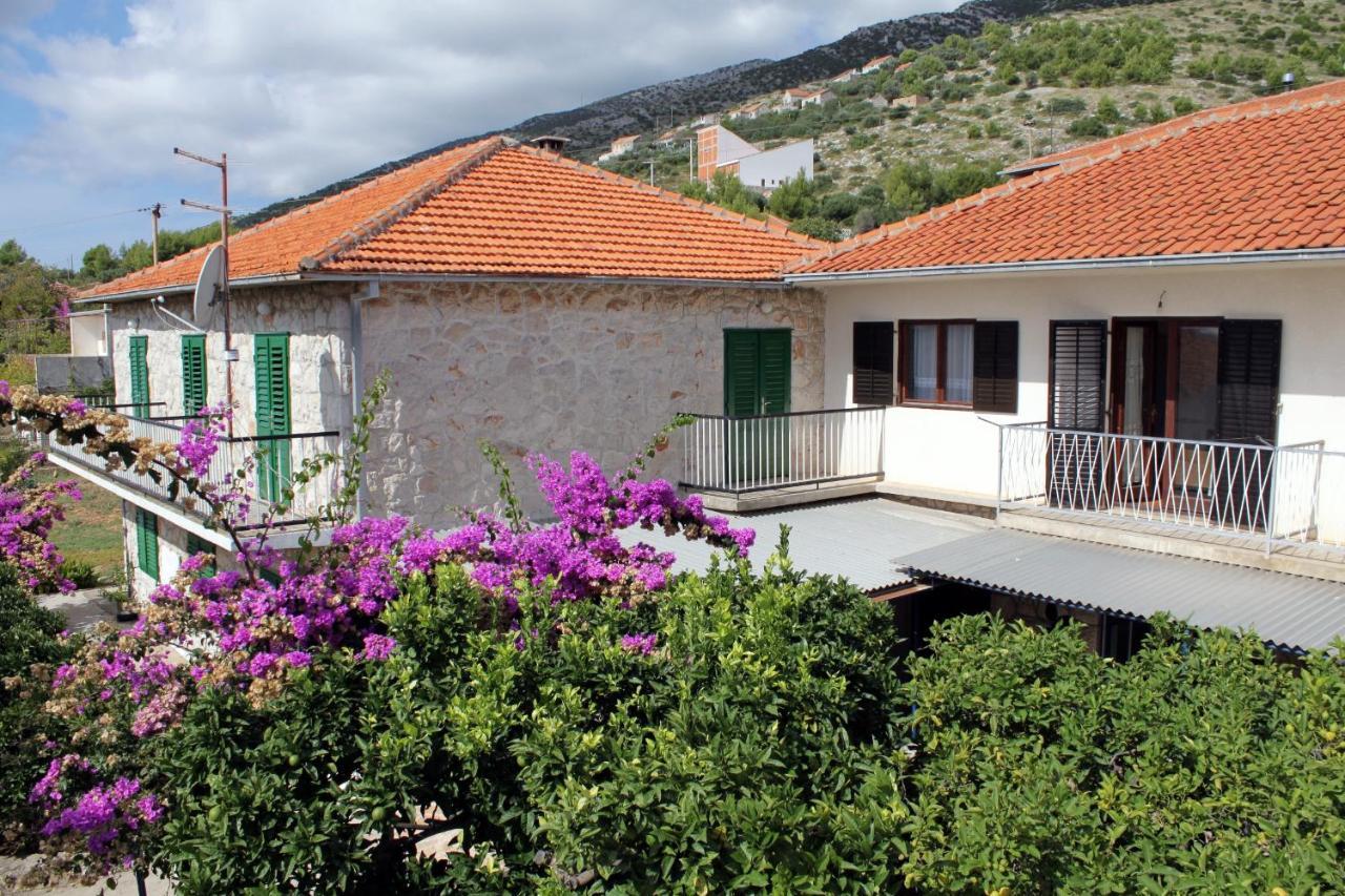 Apartments And Rooms With Parking Space Zavala, Hvar - 128 Jelsa  Εξωτερικό φωτογραφία