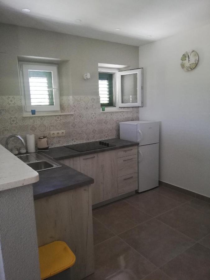 Apartments And Rooms With Parking Space Zavala, Hvar - 128 Jelsa  Εξωτερικό φωτογραφία