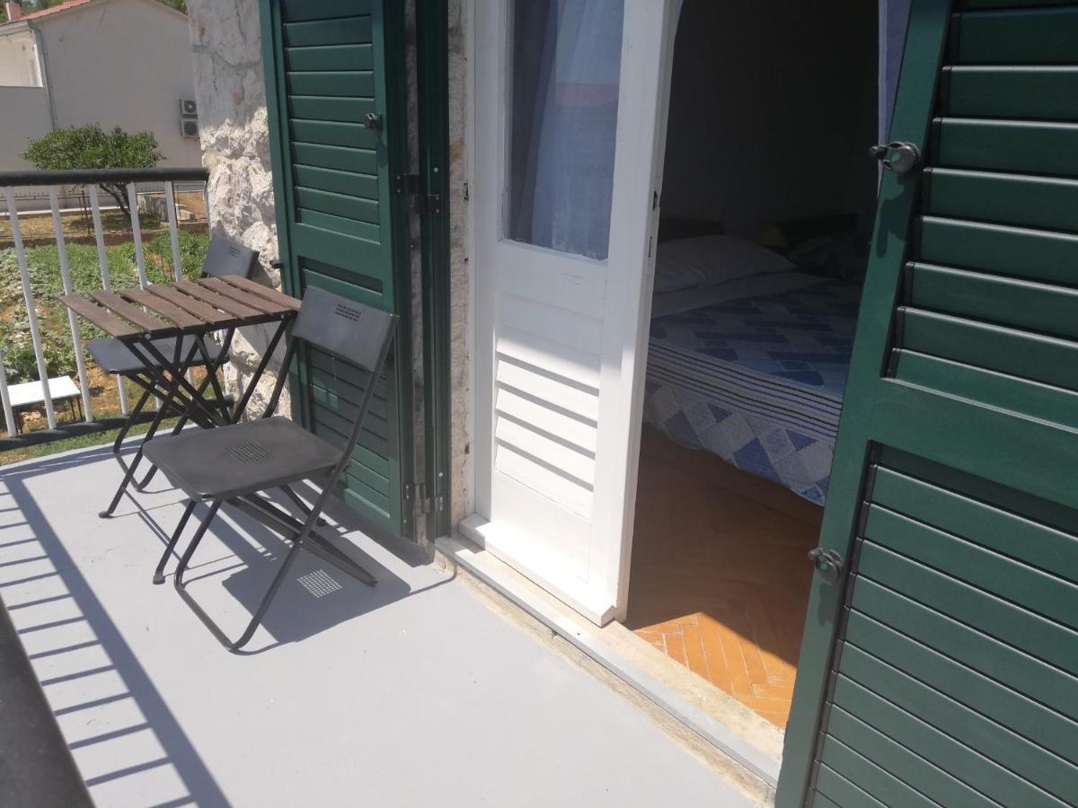 Apartments And Rooms With Parking Space Zavala, Hvar - 128 Jelsa  Εξωτερικό φωτογραφία