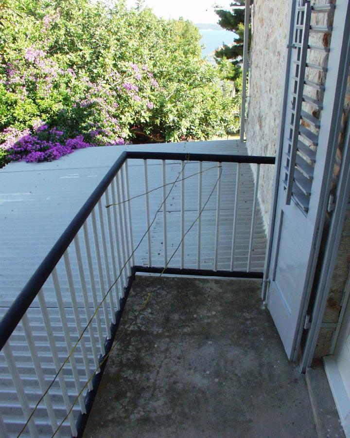 Apartments And Rooms With Parking Space Zavala, Hvar - 128 Jelsa  Εξωτερικό φωτογραφία
