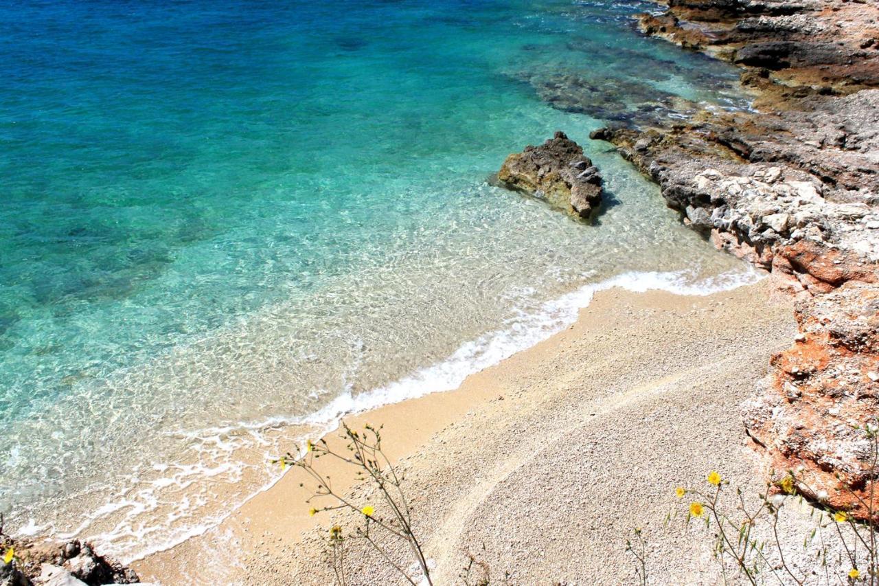 Apartments And Rooms With Parking Space Zavala, Hvar - 128 Jelsa  Εξωτερικό φωτογραφία